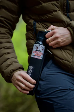 Sprej na medvede SABRE Frontiersman MAX+ puzdro