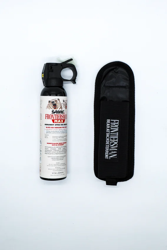 Sprej na medvede SABRE Frontiersman MAX+ puzdro