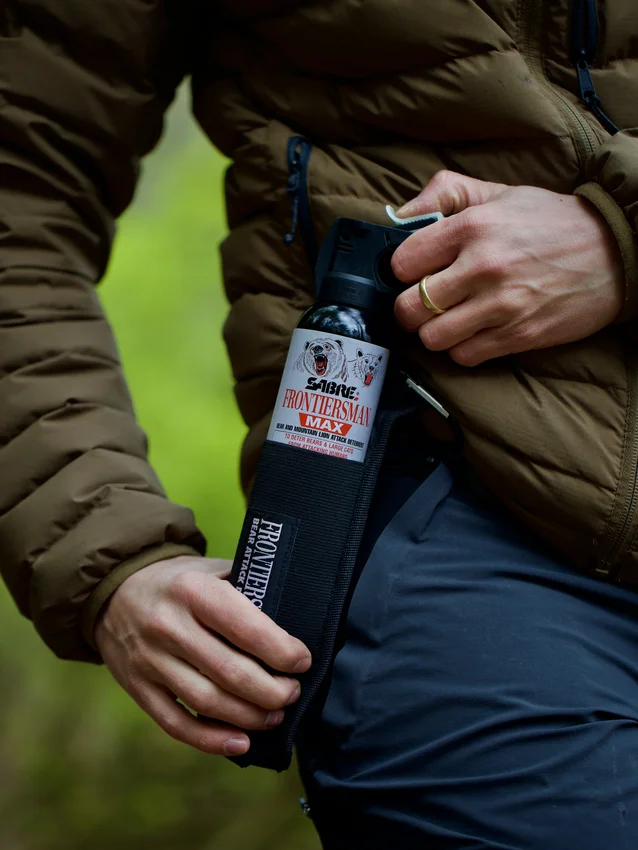 Sprej na medvede SABRE + puzdro 3v1